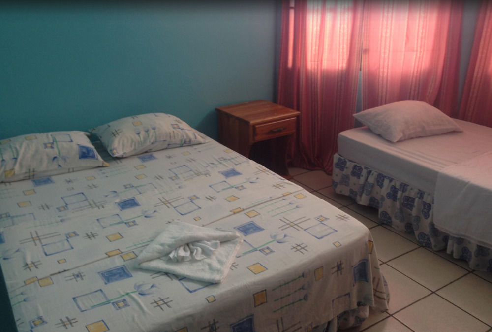 Chaleanor Hotel Dangriga Exterior foto